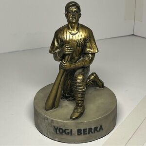 Vintage Yogi Berra Statue Hanlon Sculpture NY Yankees MLB Baseball Memorabilia